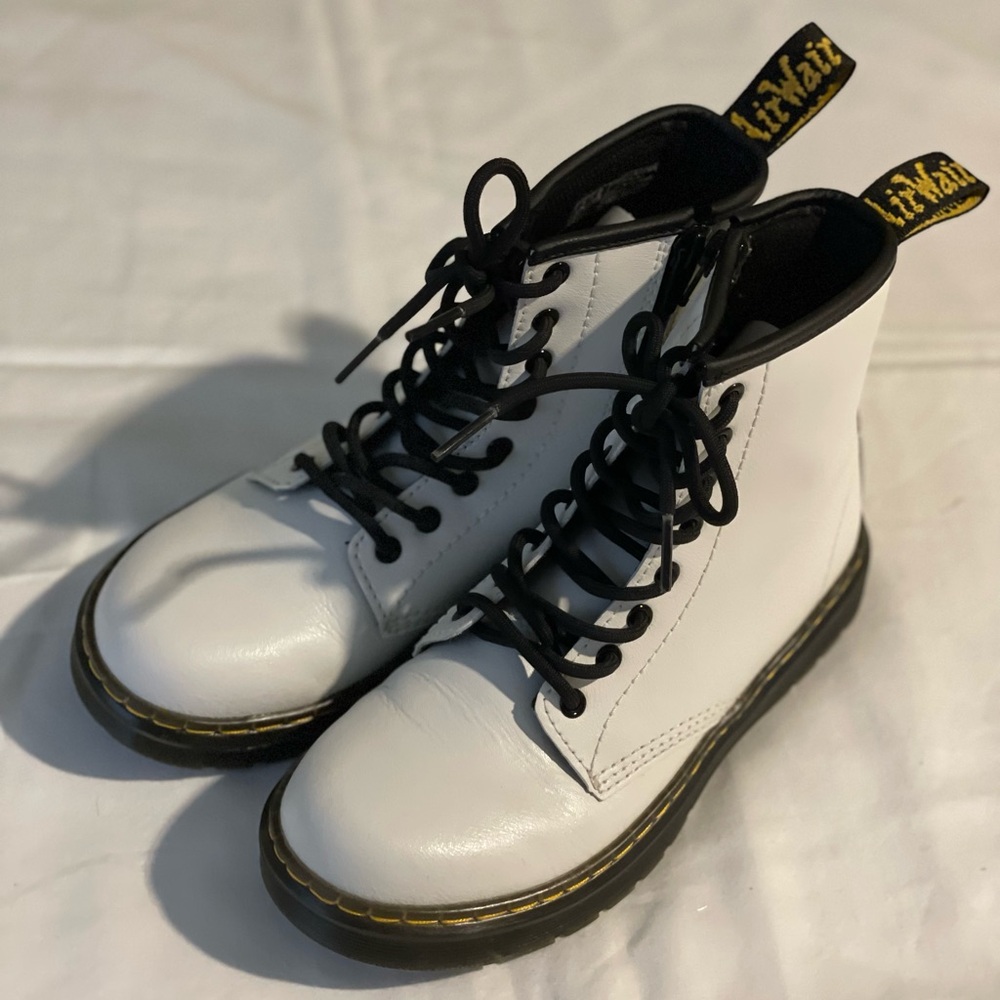 1460 Lace Up Fashion Boot 
Little Kid